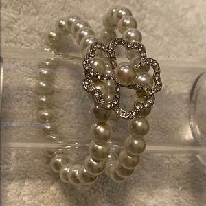 Charming Charlie Flower Pearl Bracelet